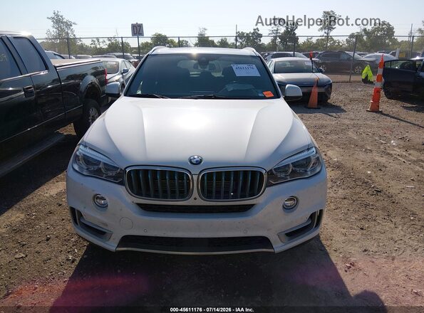 5UXKT0C59J0V99424 2018 BMW X5 Белый Вид задней части салона