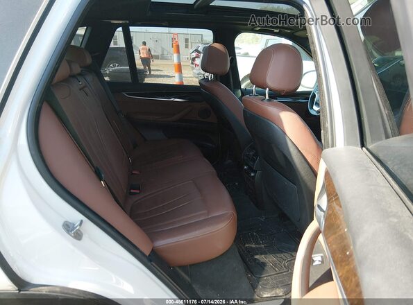 5UXKT0C59J0V99424 2018 BMW X5 Белый Вид наклейки с VIN-кодом