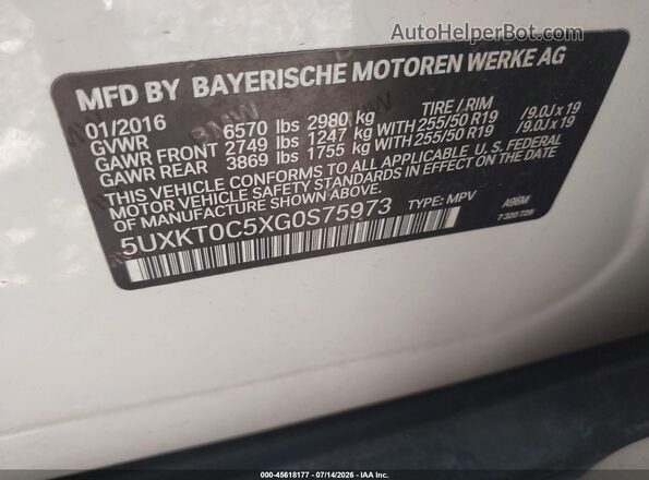 5UXKT0C5XG0S75973 2016 BMW X5 White Vista del compartimento del motor