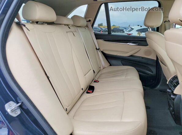 5UXKT0C5XG0S76735 2016 BMW X5 Blue Вид задньої частини салону