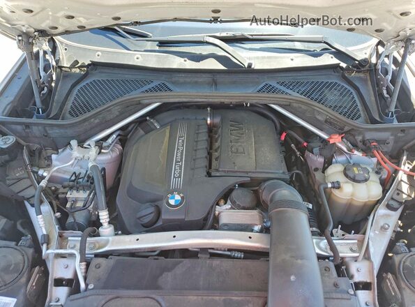 5UXKU0C36H0G68949 2017 BMW X6 Silver Շարժիչի բաժամունքի տեսք