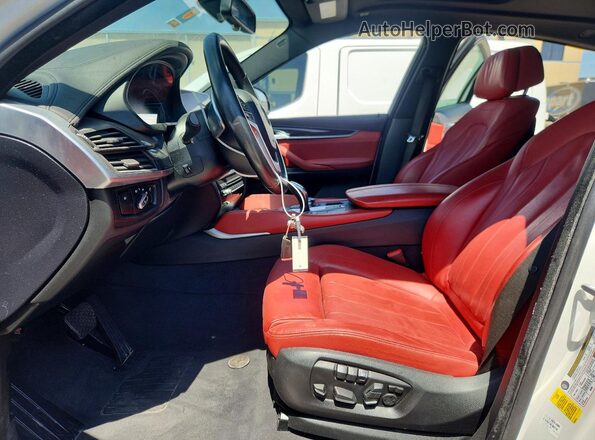 5UXKU0C53K0H98955 2019 BMW X6 White Front interior view