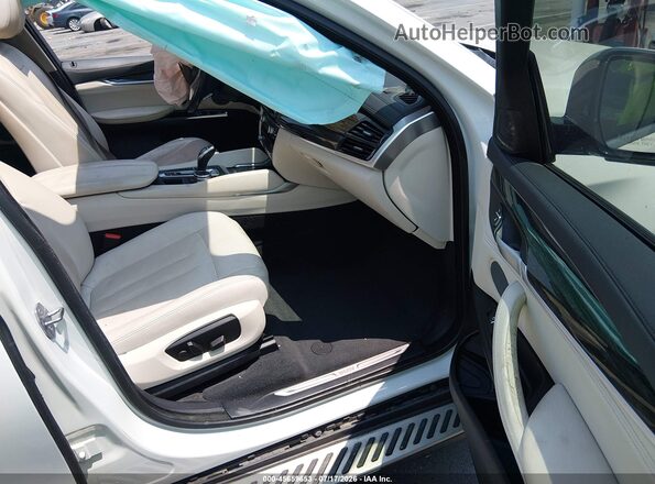 5UXKU0C5XG0F92393 2016 BMW X6 White Вид салону спереду