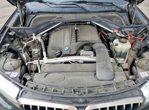 5UXKU2C35H0U29658 2017 BMW X6 Black ძრავის განყოფილების ხედი