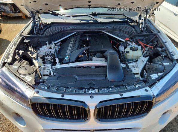 5UXKU2C38H0X47211 2017 BMW X6 White Вид задньої частини салону