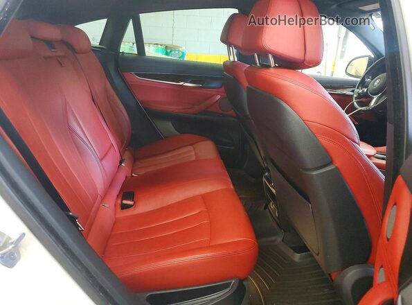 5UXKU2C39H0U30165 2017 BMW X6 White Вид задньої частини салону