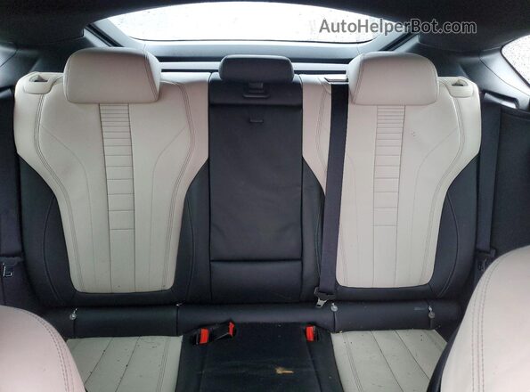 5UXKU2C3XH0X47033 2017 BMW X6 Red Вид задніх сидінь