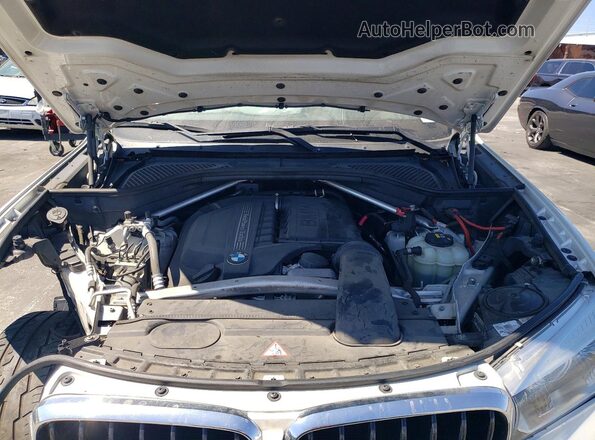 5UXKU2C52G0N79291 2016 BMW X6 White Вид задньої частини салону