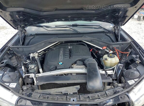 5UXKU2C58G0N79585 2016 BMW X6 Black Vista del compartimento del motor