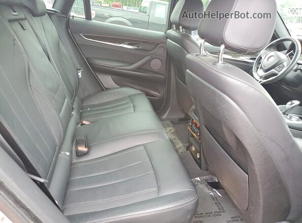 5UXKU2C59J0X49962 2018 BMW X6 White Rear interior view
