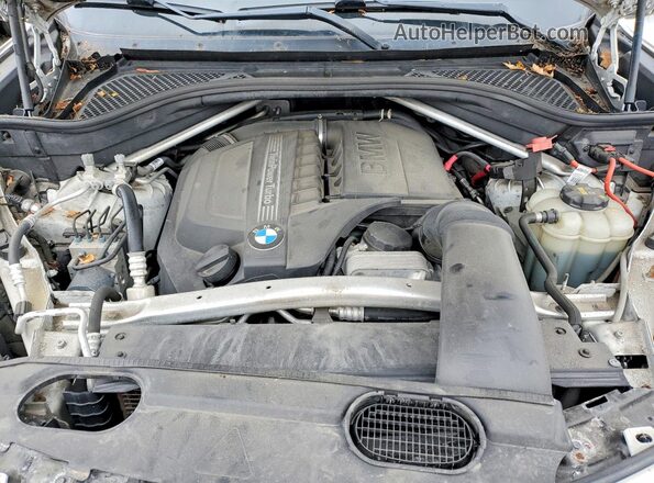 5UXKU2C59J0X49962 2018 BMW X6 White Engine compartment view