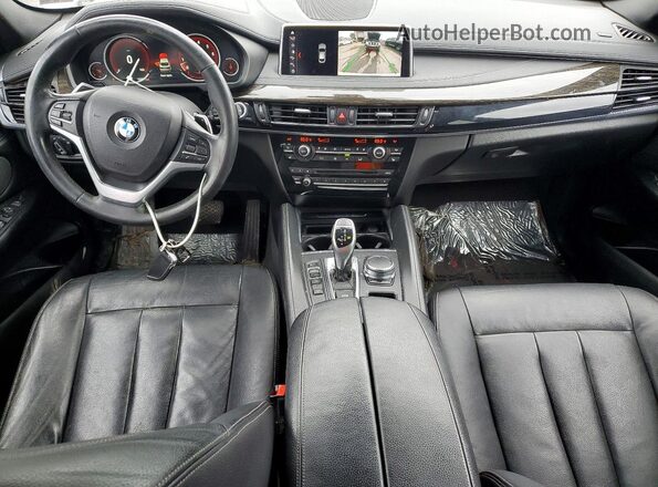 5UXKU2C59J0X49962 2018 BMW X6 White Dashboard view