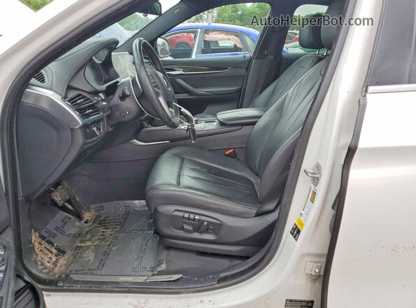 5UXKU2C59J0X49962 2018 BMW X6 White Front interior view