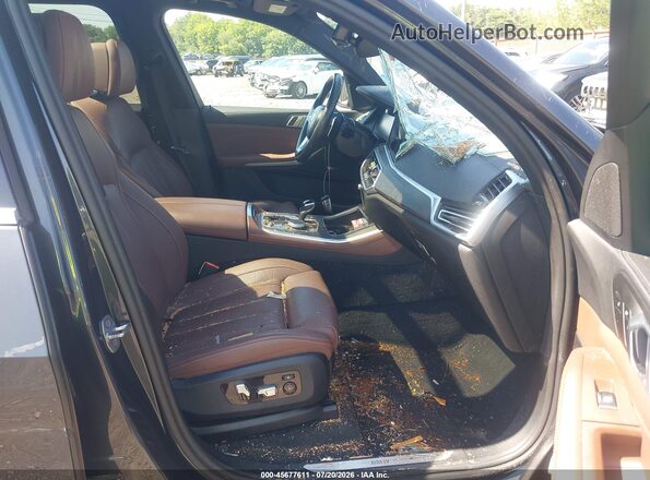 5UXTA6C03N9L34551 2022 BMW X5 Gray Front interior view