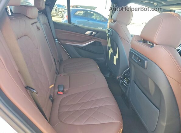 5UXTA6C03P9R11081 2023 BMW X5 White Вид задньої частини салону