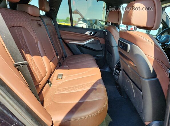 5UXTA6C05M9D83994 2021 BMW X5 Blue Widok wnętrza z tyłu