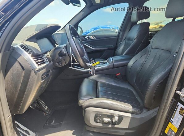 5UXTA6C05M9E28447 2021 BMW X5 Black Widok wnętrza z przodu