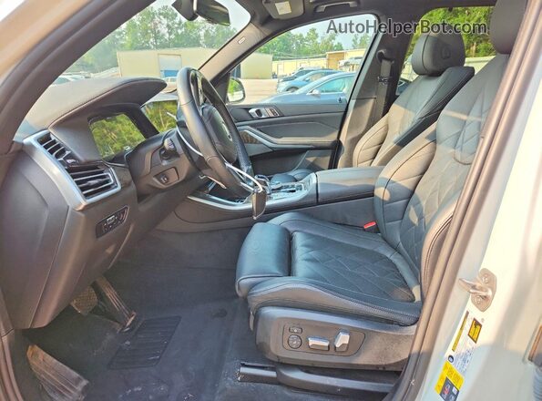 5UXTA6C07P9N72888 2023 BMW X5 White Widok wnętrza z przodu