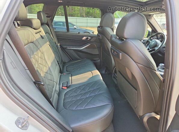 5UXTA6C07P9N72888 2023 BMW X5 White Widok tylnych siedzeń