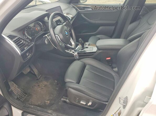5UXTR7C50KLR43816 2019 BMW X3 White Vista interior delantera