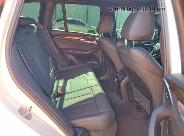 5UXTR7C51KLF32489 2019 BMW X3 White Вид задньої частини салону