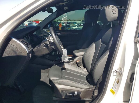 5UXTR7C51KLF32489 2019 BMW X3 White Вид салону спереду