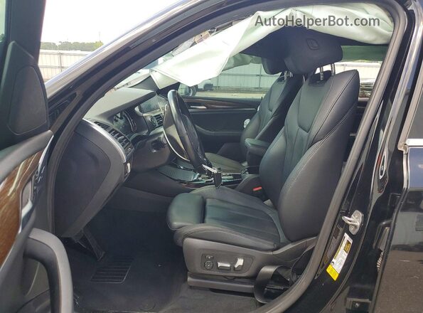 5UXTR7C51KLR39631 2019 BMW X3 Черный Вид салона спереди