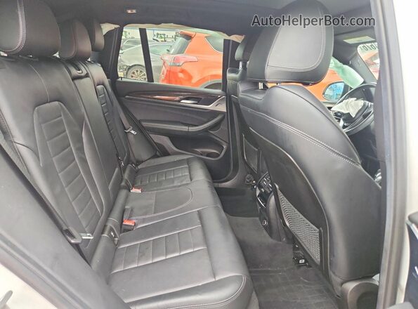 5UXTR7C52KLF26278 2019 BMW X3 Белый Вид задней части салона