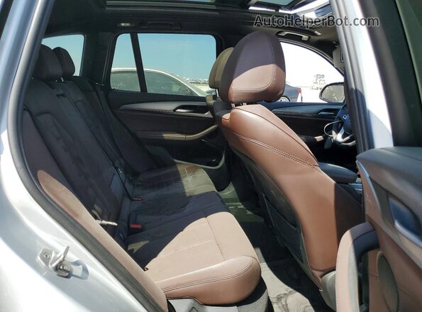 5UXTR7C53KLE94361 2019 BMW X3 Silver უკანა სალონის ხედი