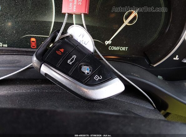 5UXTR7C54KLF25018 2019 BMW X3 White Vista del salpicadero