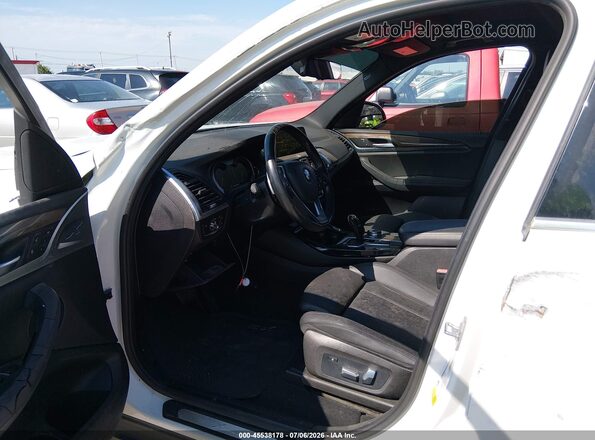 5UXTR7C54KLF25018 2019 BMW X3 White Vista interior delantera