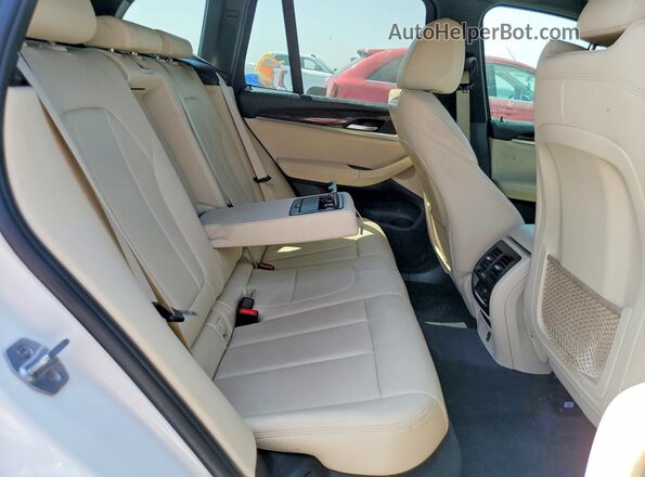 5UXTR7C54KLR50221 2019 BMW X3 Белый Вид задней части салона