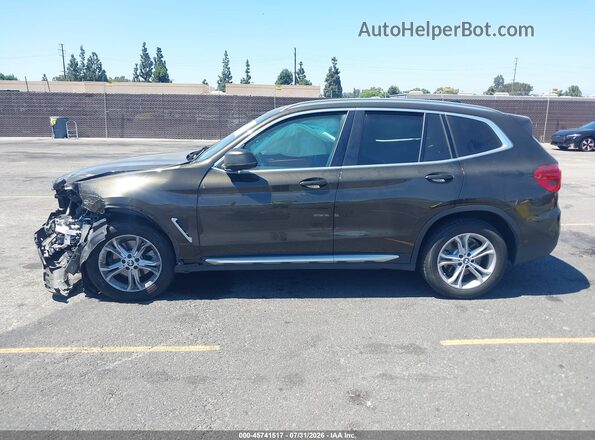 5UXTR7C57KLE96677 2019 BMW X3 Green Widok wnętrza 360 stopni