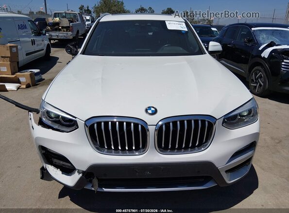 5UXTR7C57KLF34926 2019 BMW X3 White Widok zestawu wskaźników