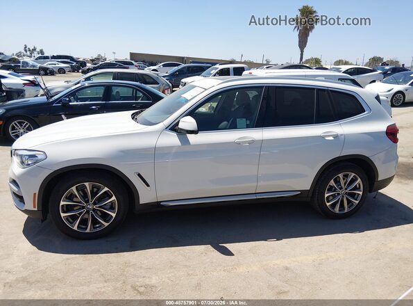 5UXTR7C57KLF34926 2019 BMW X3 White Widok wnętrza 360 stopni