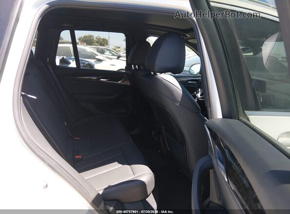 5UXTR7C57KLF34926 2019 BMW X3 White Widok naklejki z numerem VIN