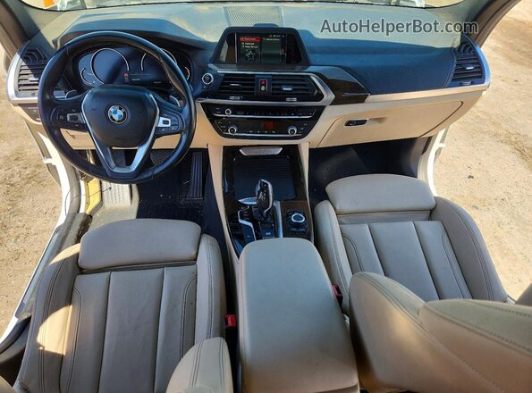 5UXTR7C57KLR45630 2019 BMW X3 White Vista del salpicadero