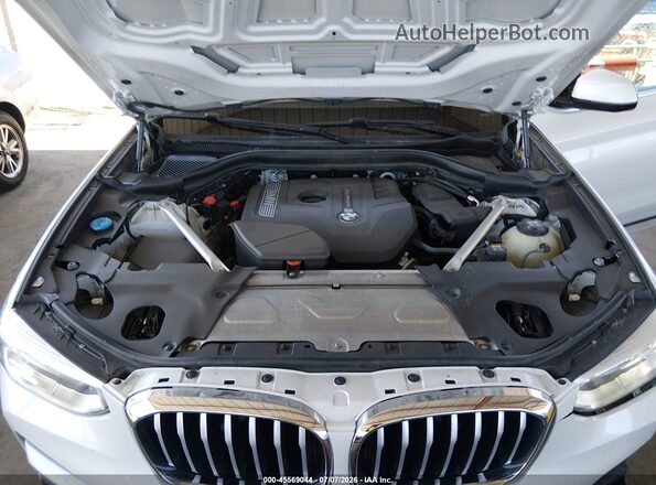 5UXTR7C57KLR51329 2019 BMW X3 White Հետևի տեսք
