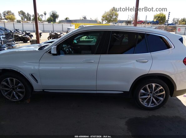 5UXTR7C57KLR51329 2019 BMW X3 White Սալոնի 360 աստիճան տեսք