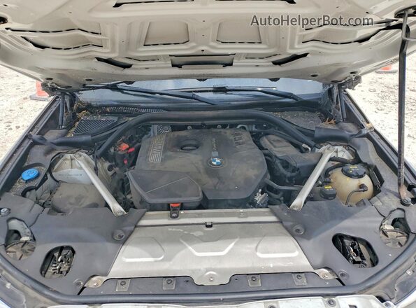 5UXTR7C58KLF32067 2019 BMW X3 White Vista del compartimento del motor