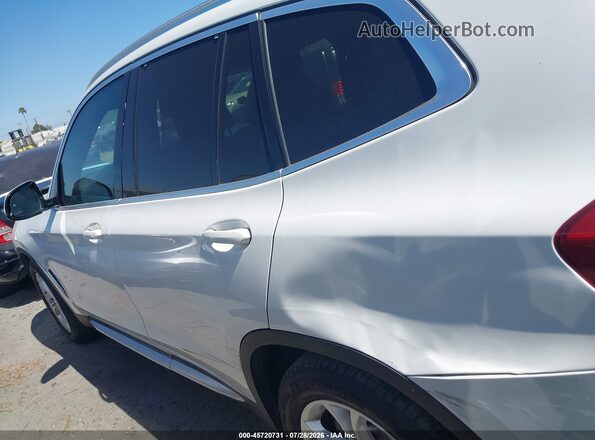 5UXTR7C58KLR46169 2019 BMW X3 White 360 interior view