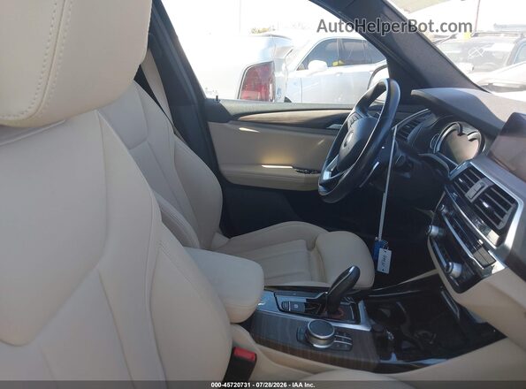 5UXTR7C58KLR46169 2019 BMW X3 White Front interior view