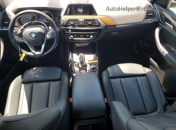 5UXTR7C59KLF36659 2019 BMW X3 White Vista del salpicadero