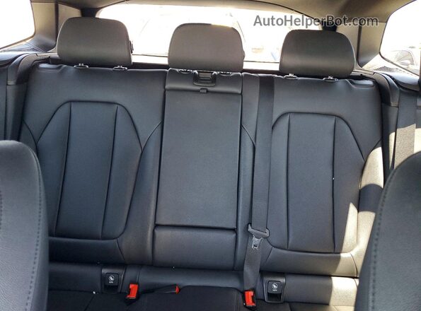 5UXTR7C59KLF36659 2019 BMW X3 White Vista de los asientos traseros