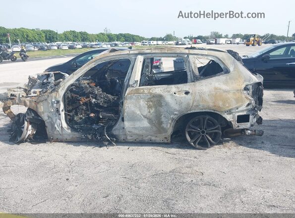 5UXTR7C5XKLF28649 2019 BMW X3 White Вид задньої частини салону