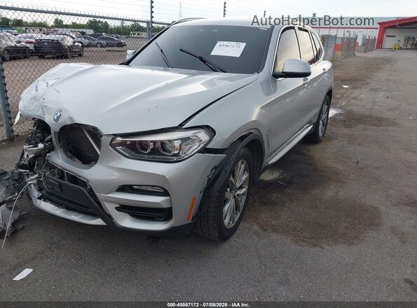 5UXTR7C5XKLF31535 2019 BMW X3 Silver Vista tres cuartos delantera izquierda