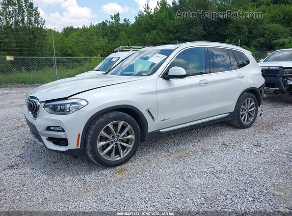 5UXTR9C50JLC69518 2018 BMW X3 White წინა მარცხენა ხედი სამი მეოთხედიდან