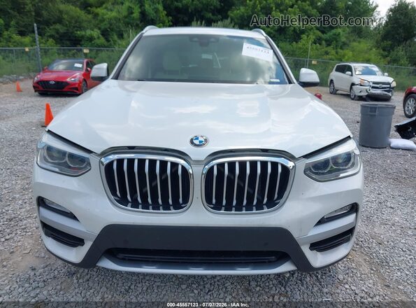 5UXTR9C50JLC69518 2018 BMW X3 White ხელსაწყოთა პანელის ხედი