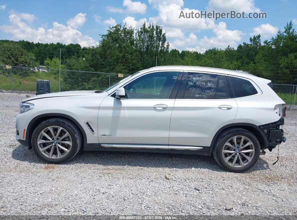 5UXTR9C50JLC69518 2018 BMW X3 White სალონის 360-გრადუსიანი ხედი