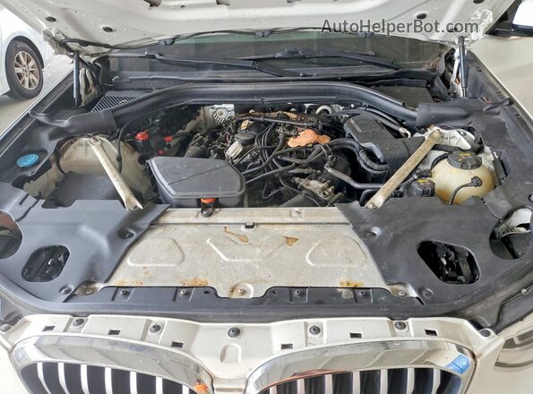 5UXTR9C50JLC77232 2018 BMW X3 White Շարժիչի բաժամունքի տեսք